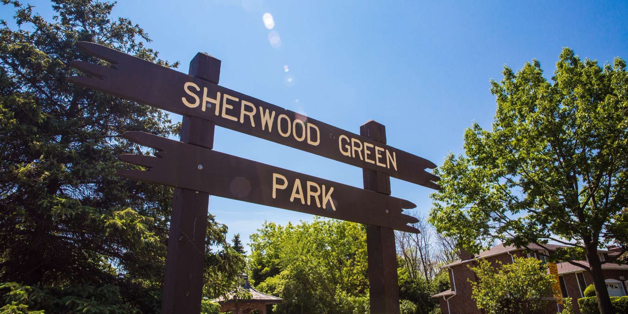 Sherwood Park green space and playground in Sheridan Mississauga neighbourhood