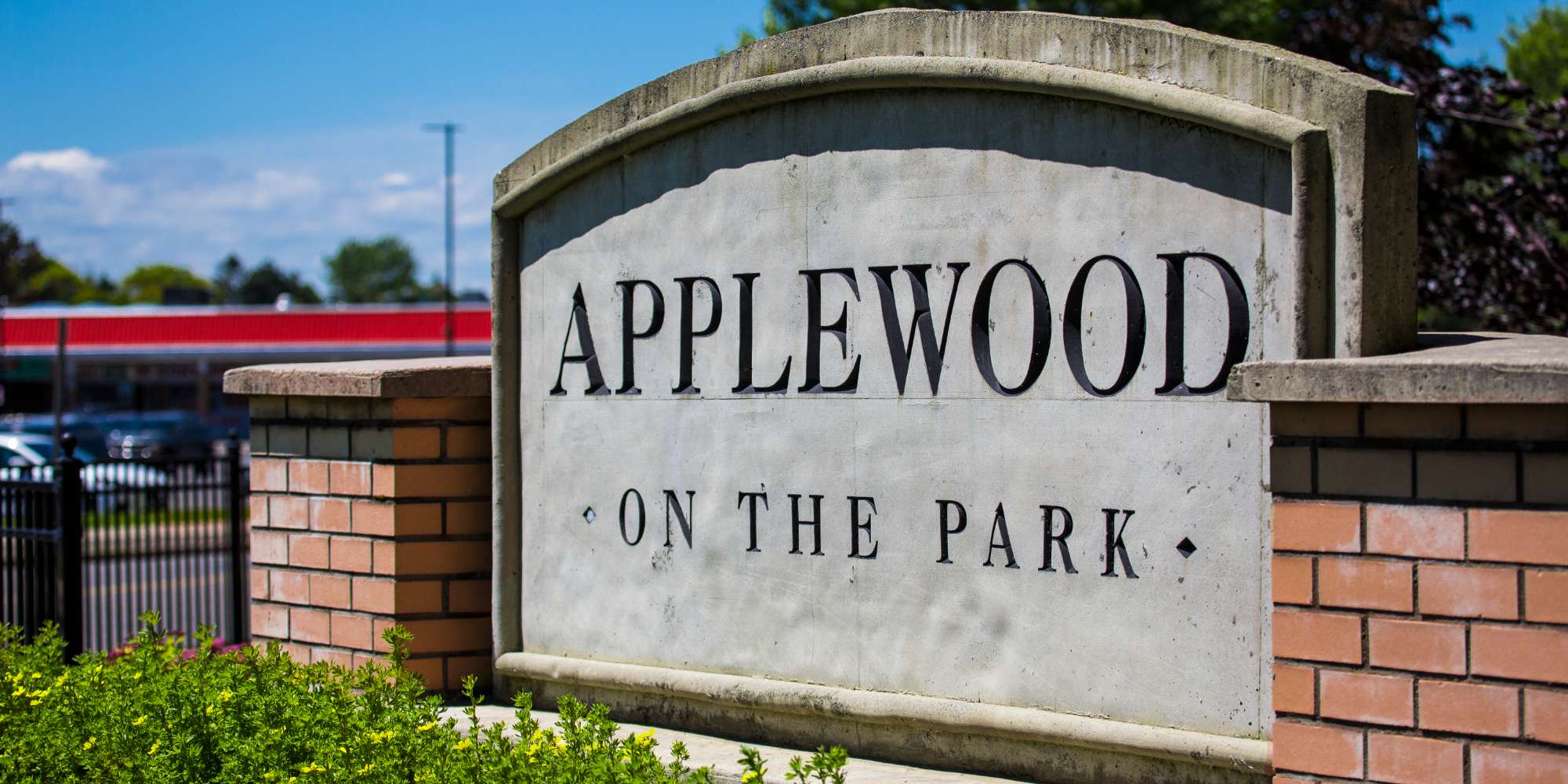 Applewood on the Park neighbourhood sign in Applewood Mississauga