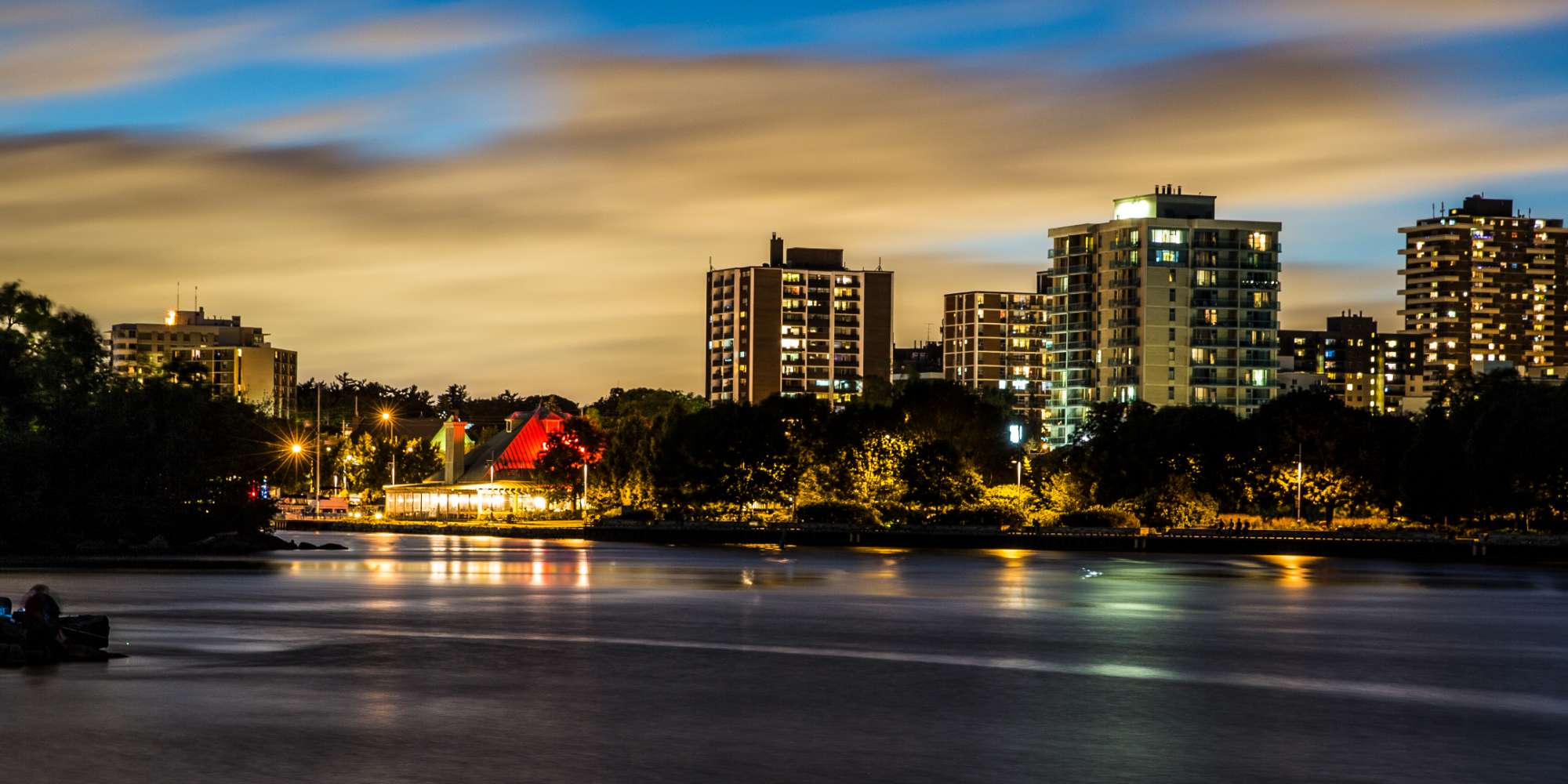 Port Credit skyline at sunset with waterfront views in Mississauga